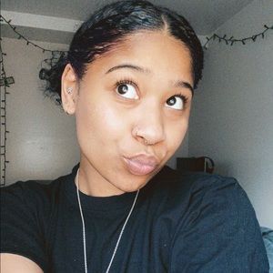 Meet your Posher, Joi